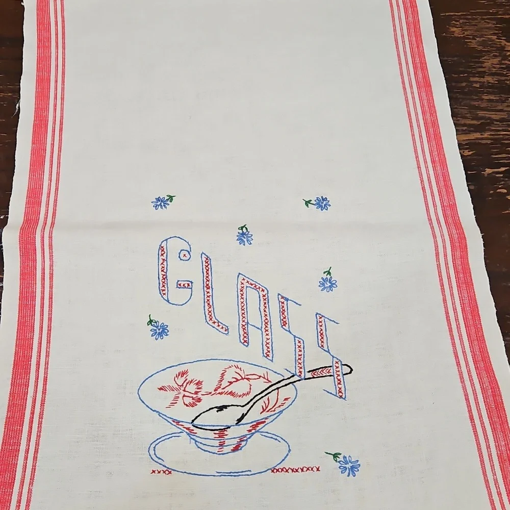 VINTAGE 1940s  GLASS EMBROIDERED RED‎ BLUE TEA TOWEL